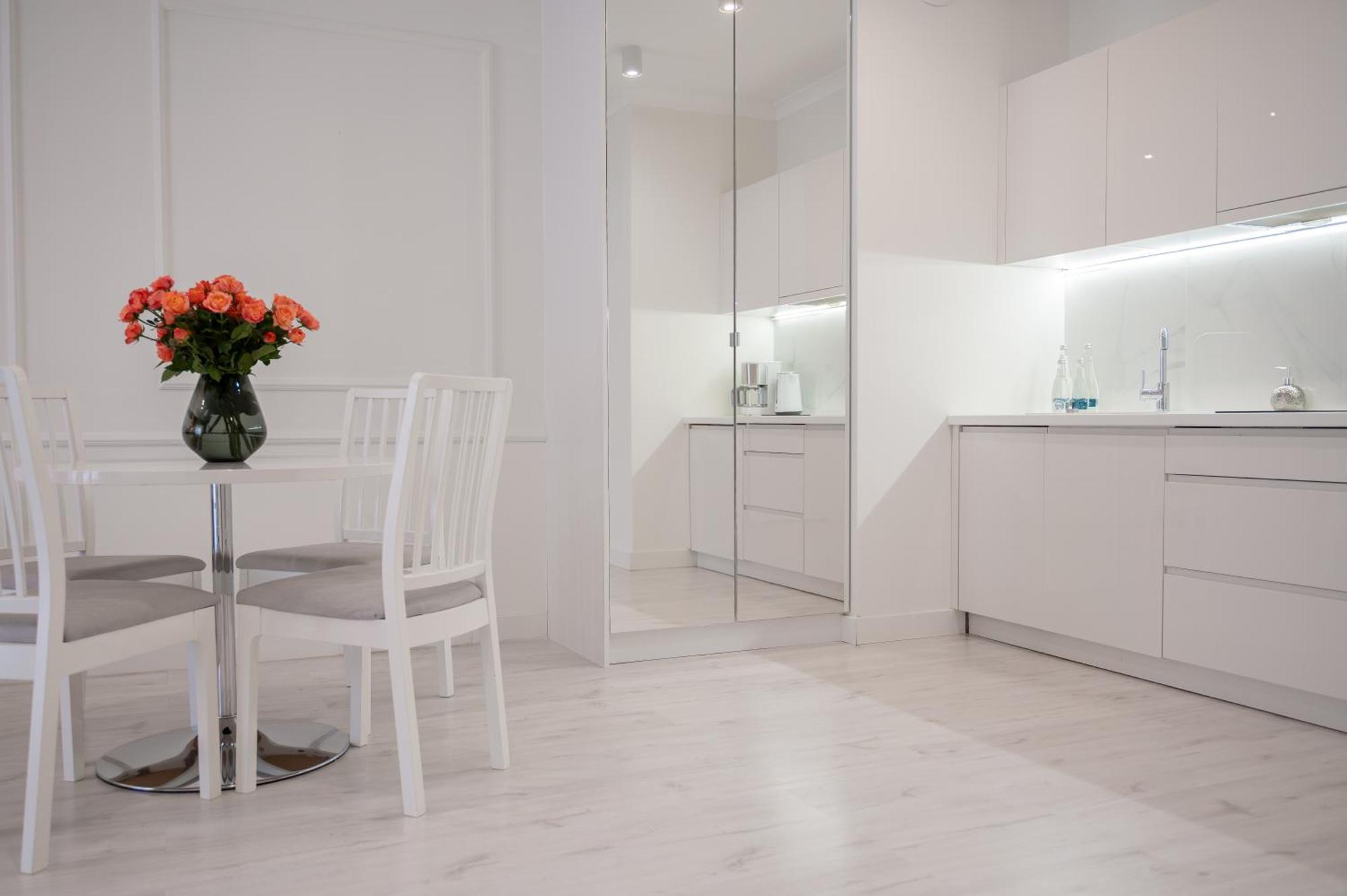 Mennica Residence - Grzybowska 43A Warszawa Eksteriør billede